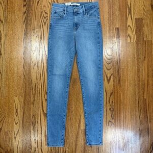 NWT 26x30 Levi's 720 High-Rise Super Skinny Jeans